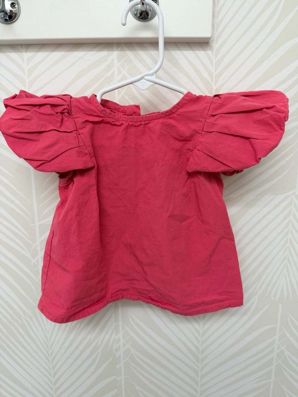 Kate Quinn Organic Cotton Flutter Sleeve Button-Back Top 12/18